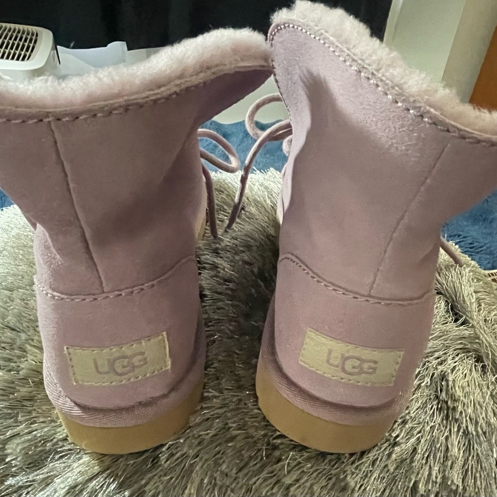 UGG Diara, NWOT, Lavender, Size 9